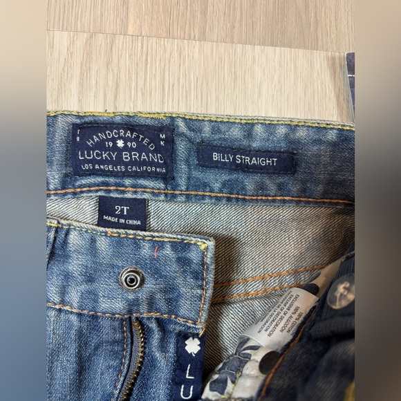 NWT Lucky Brand Blue Jeans with Guitar Detail 2T - Picture 4 of 8